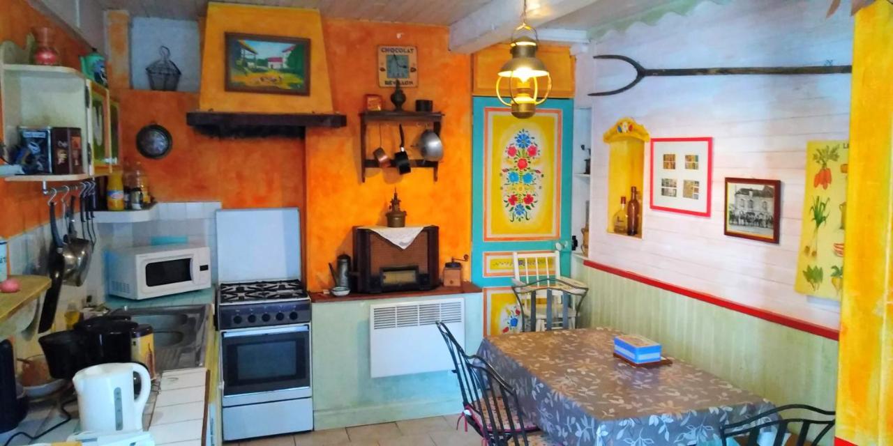 Bed and Breakfast Ferme De L'Art Rural Et Populaire Maillot Esterno foto