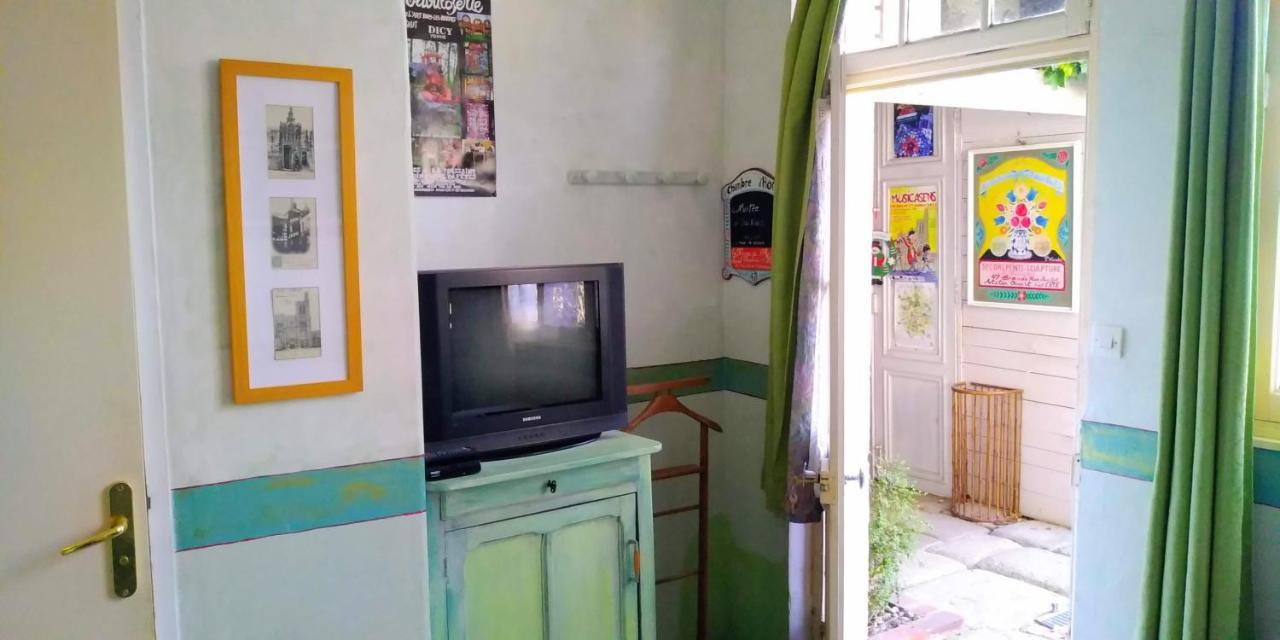 Bed and Breakfast Ferme De L'Art Rural Et Populaire Maillot Esterno foto